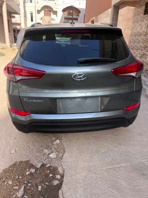 Hyundai Tucson Limited image 1