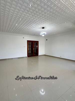 Appartement F4 à louer – Ouest Foire image 4