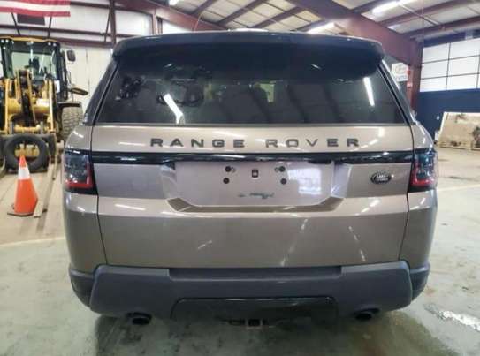 Range Rover sport image 7