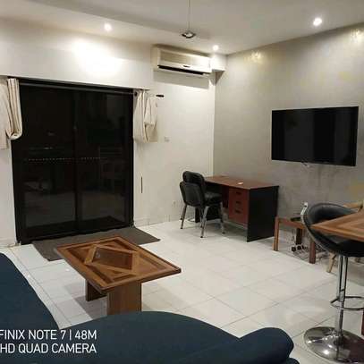 STUDIO MEUBLÉ À LOUER À MERMOZ JUSTE DERRIÈRE KFC image 5