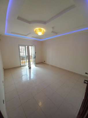 APPARTEMENT F5 A LOUER NGOR-ALMADIES image 2