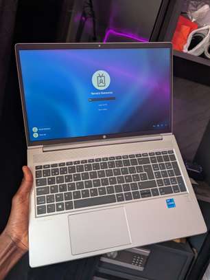 HP i5 11th gen / NVIDIA 2gb/ 16gb ram ordinateur image 2