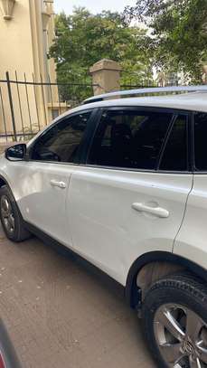Location SUV image 2