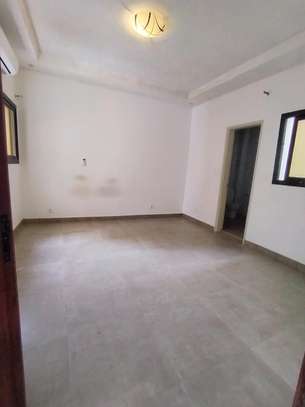 APPARTEMENT F3 À LOUER À NGOR ALMADIES image 9