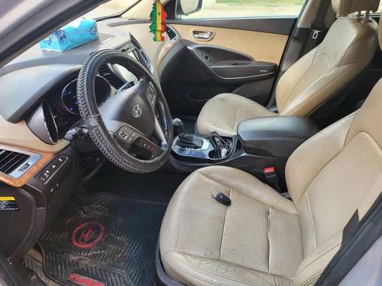 Hyundai santa fe full options image 7