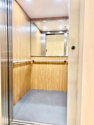 Appartement F4 + dépendance domestique à louer au point E image 5