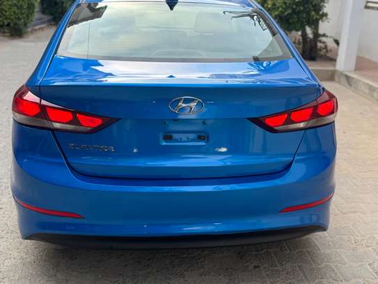 Hyundai Elantra 2017 image 3