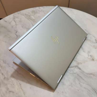 HP elitebook 1030 G3 image 8