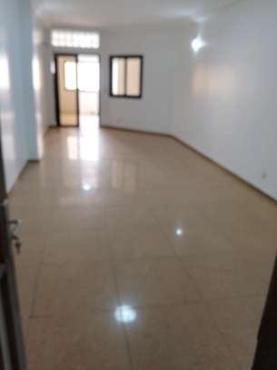 Appartement F4 haut standing à louer à Dakar plateau image 10