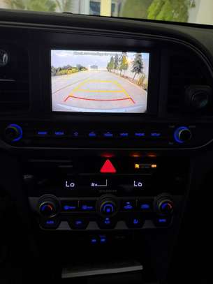 HYUNDAI ELANTRA 2019 image 3