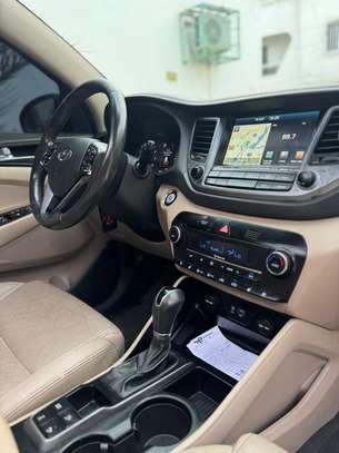 Hyundai Tucson Limited image 4