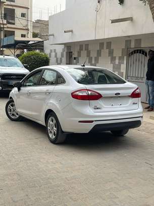 Ford fiesta 2016 image 2