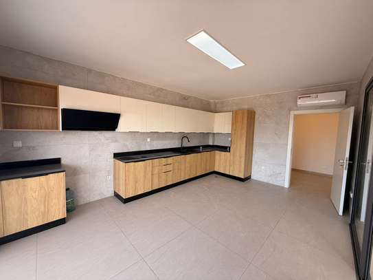 APPARTEMENT  F4 A LOUER AU POINT E image 1