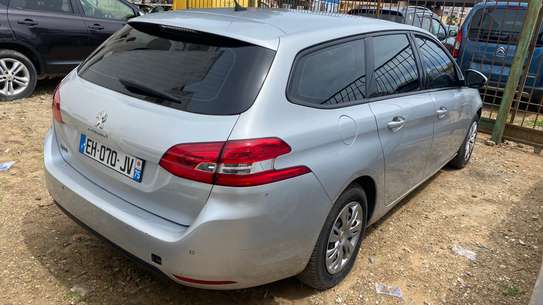 Peugeot 308 2016 image 3