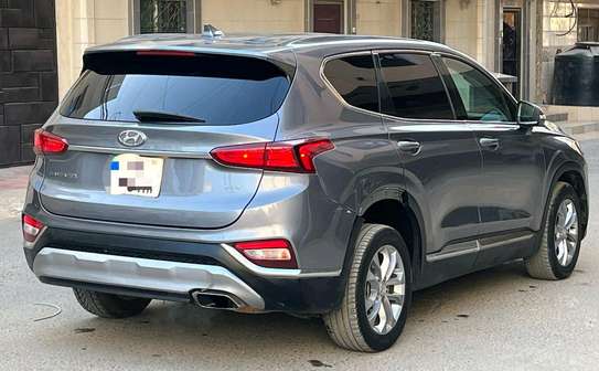 Hyundai Santafe 2019 image 1