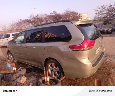 Toyota année 2013 image 9