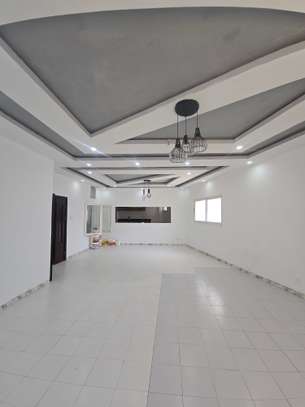 APPARTEMENT F5 À NGOR-ALMADIES image 1