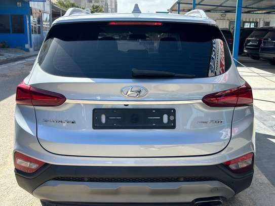Hyundai Santa Fe essence 4WD nouveau modèle image 4