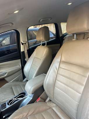FORD ESCAPE image 4