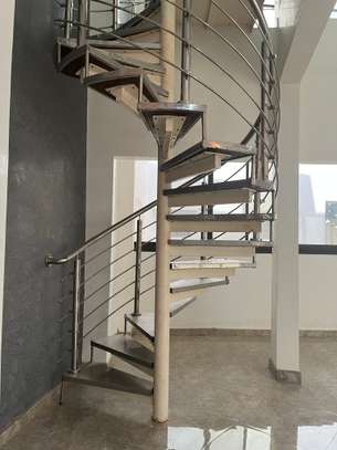 Duplex F6 de standing à louer à Mermoz image 5