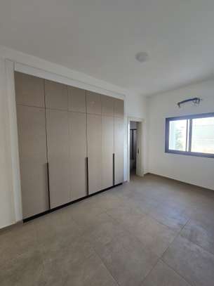 Appartement F4 Neuf Almadies image 7