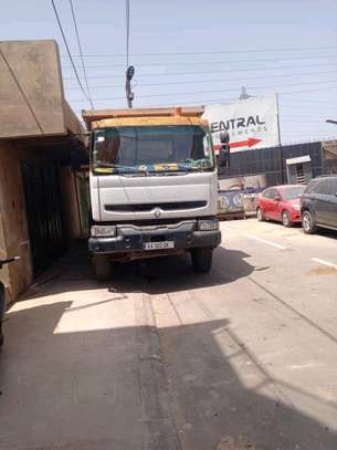 Renault kerax image 4