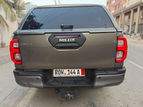Toyota Hilux Anne 2022  full options image 6