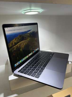 MacBook Pro 2020 Corei5 image 4