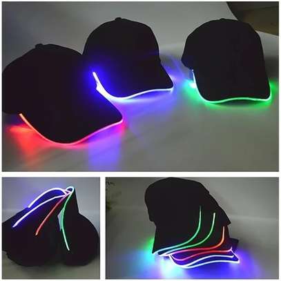 casquette noire de baseball avec lumière LED image 3
