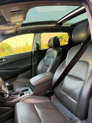 Hyundai tucson image 9