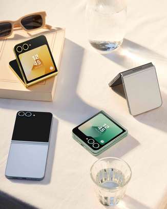 Samsung Galaxy Zflip6 256giga image 1