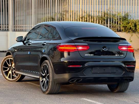 Mercedes glc 43 image 3