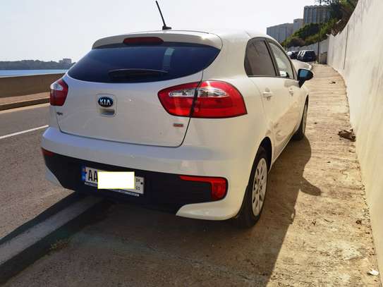 LOCATION KIA RIO AUTOMATIQUE/ESSENCE image 4