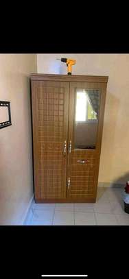 Armoire marron et blanc image 3