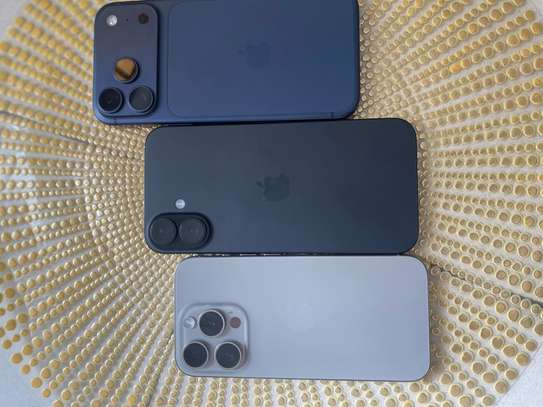 17pro max 256 2sim/16plus 256 esim image 2