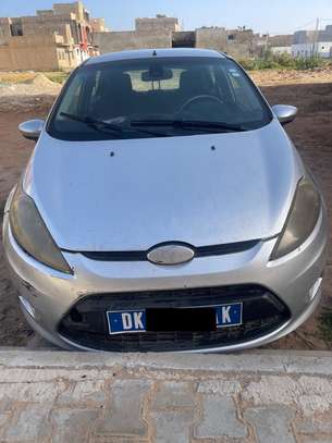 Ford fiesta 2010 image 2
