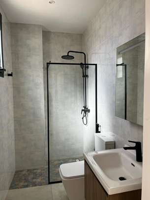 Appartement f4 à louer aux almadies image 1