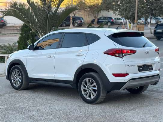 Hyundai Tucson image 6