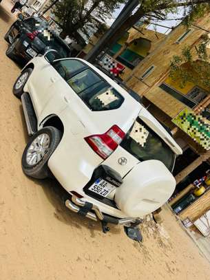 Toyota Prado Land Cruiser 2010 image 5