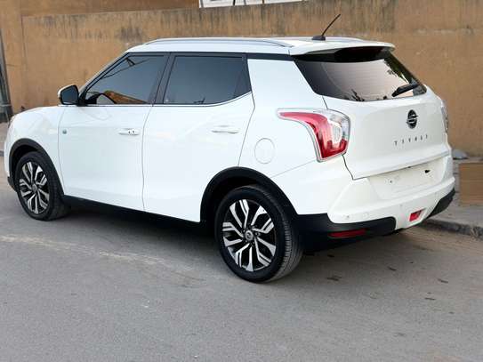 Ssangyong tivoli  *2017* image 4