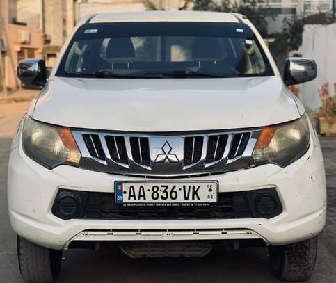 Mitsubishi l200 image 2