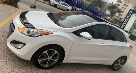 Hyundai Elantra GT 2017 image 2