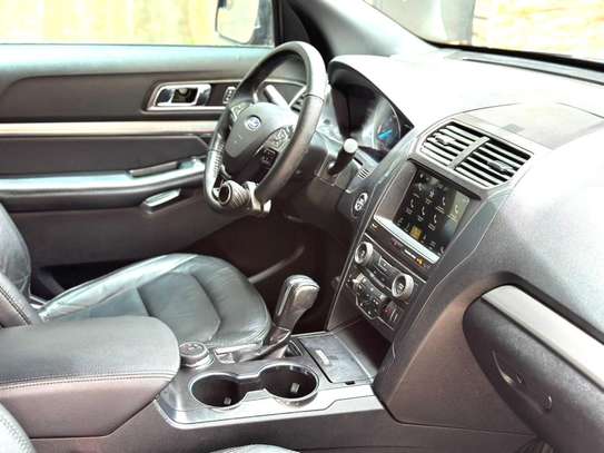Ford Explorer Full option 7 places image 12