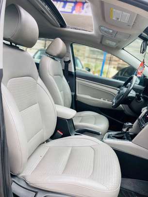 Hyindai elantra gt 2018 image 7