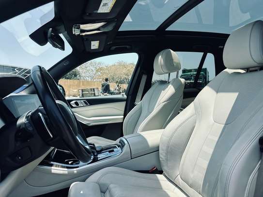 Bmw x5 2021 image 9