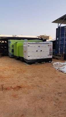 Groupe Électrogène 20kVA EFAFLU Moteur Perkins image 1