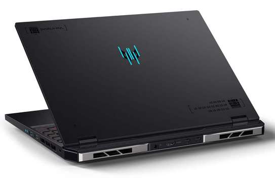 Acer Predator Helios Ultra image 3