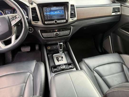 Ssangyong Rexton 2017 image 6
