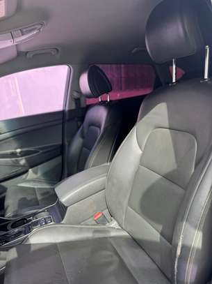 Hyundai Tucson image 4