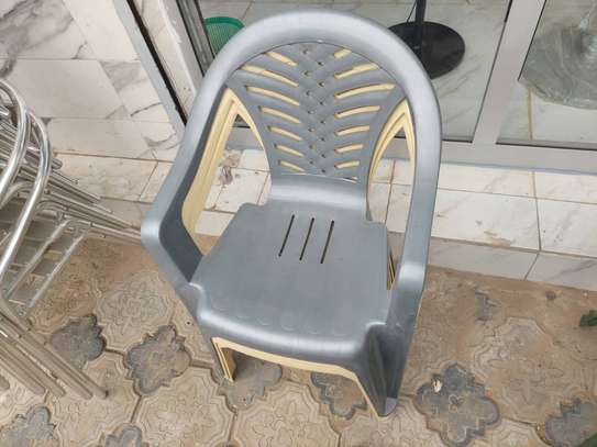 Chaise en plastique image 8